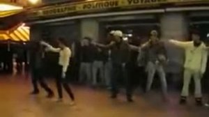 Казашка В париже покорила всех своим танцем!
