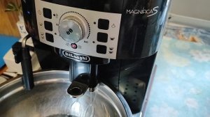 DELONGHI Magnifica S. Чистка машины. Секретное средство чистки от накипи. Отзыв спустя 4 года.