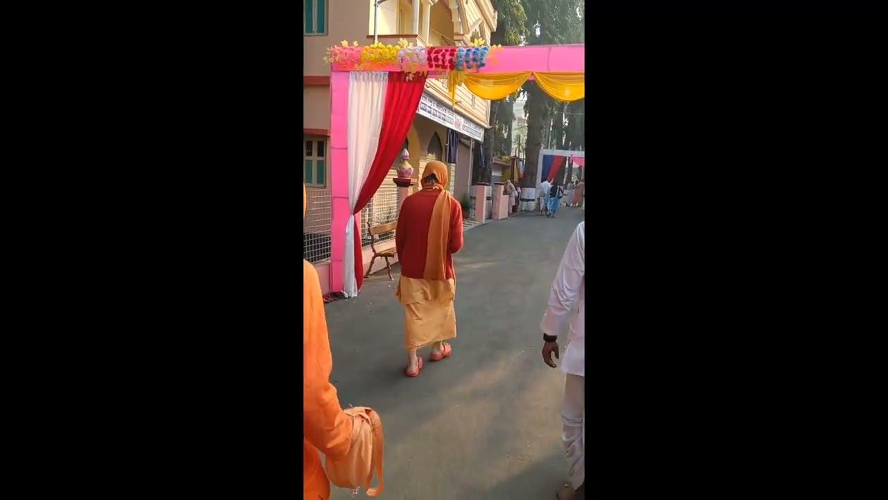 День 8 - Клип - 09.03.2025  - Дорога в Маяпур