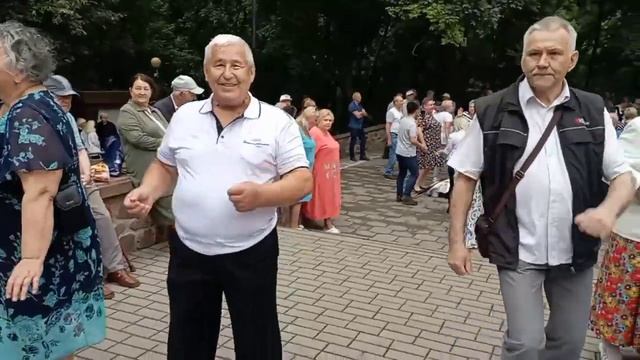Чёрная смородина.............03.07.24 Гомель парк Луначарского 🥰