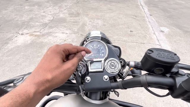 Royal Enfield Classic 350 Dark Gunmetal Grey Review & EMI Chart | Price Features & Offers смотреть онлайн