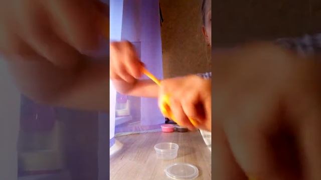 Открываю первый оранжевый лизун!, Если хотите продолжения чтобы я открыла розовый лизун жду 2лайка! смотреть онлайн