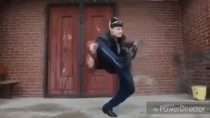 Гопник танцует под песню Хард бас