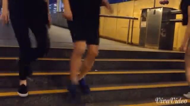 Мне было грустно в Гонг-Конге и вот что получилось. I was lonely in Hong Kong, so I made this video смотреть онлайн