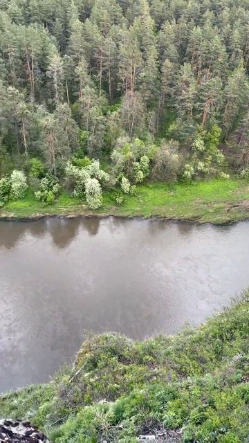 Большие Притёсы #скалы #река #ай #горы #облака #туризм #челябинскаяобласть #отдых смотреть онлайн