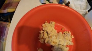 Простая  прикормка,  на карпа и карася  ,с валерьянкой.