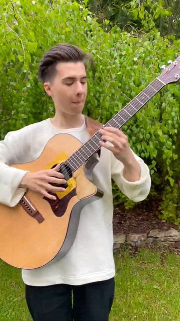 Marcin plays ＂Just The Two of Us＂ in a garden (Clip) смотреть онлайн