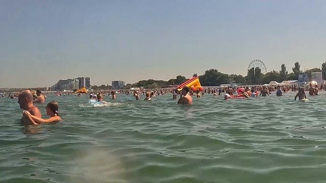 Анапа 4 июля. Жаркое лето в Анапе +30, вода +23. Пляж, море туристов. Без комментариев смотреть онлайн