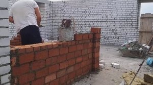 Кирпич рядовой на ребро,межквартирная перегородка.