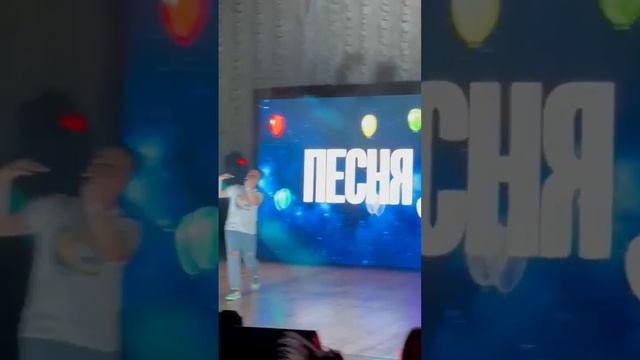 Влад Кобяков поëт песню Тик ток, Адлер Южное Взморье смотреть онлайн