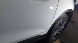 Безокрасочный ремонт двери и крыла Джили Кулрей.