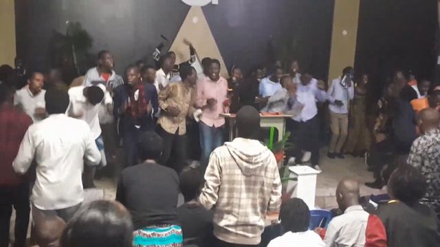 MBEGA KESHA MURI GRACE HAMWE NA REV NTUGANE NA RWIYEREKA HAMWE NA PIANISTE BIZIMA WARUMUNEZERO GUSA смотреть онлайн