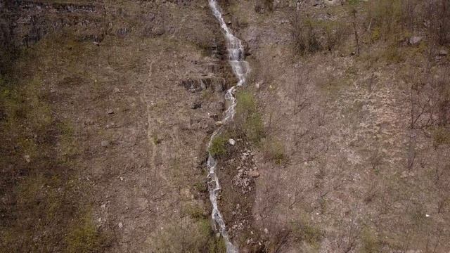 безименен водопад до Бов и Церово в Искърското дефиле - waterfall Cerovo смотреть онлайн