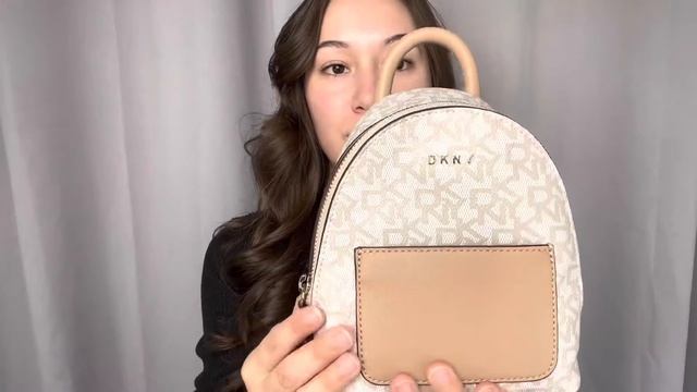 DKNY Brayanna Backpack Crossbody UPC: 75540681148 Style R14KQQ32 смотреть онлайн