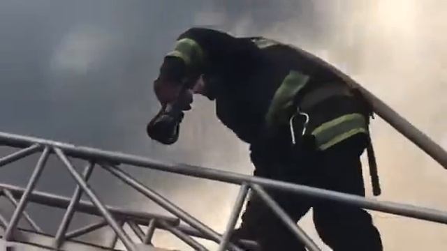 Маштабна пожежа у Вінниці на Старому місті смотреть онлайн