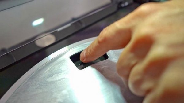 Проигрыватель винила Denon DP-300F | Начальный уровень с возможностью апгрейда