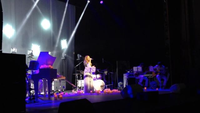 Тина Кароль- Небо і Земля нині торжествують смотреть онлайн