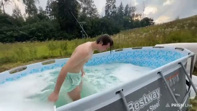 Эксайл сломал позвоночник