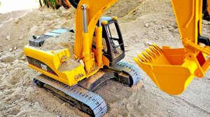 Спасаем игрушки на вертолете экскаватор самосвал кран