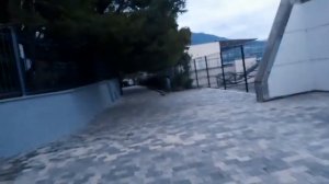 ПЕШКОМ ОТ ЛИВАДИЙСКОГО ДВОРЦА ВДОЛЬ МОРЯ (ВДОЛЬ ЗАБОРОВ) ДО ЯЛТЫ