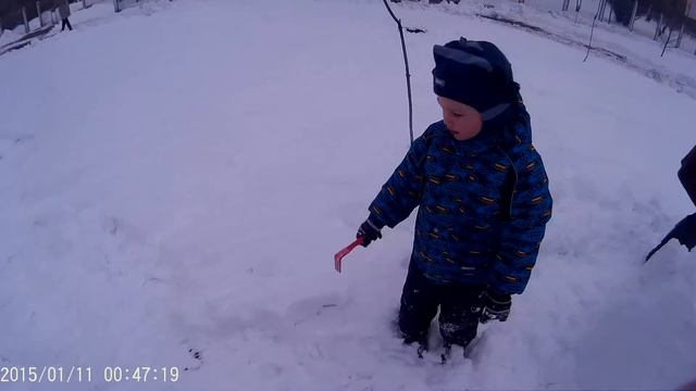 Осторожно сюрпризы под снегом surprises in the snow