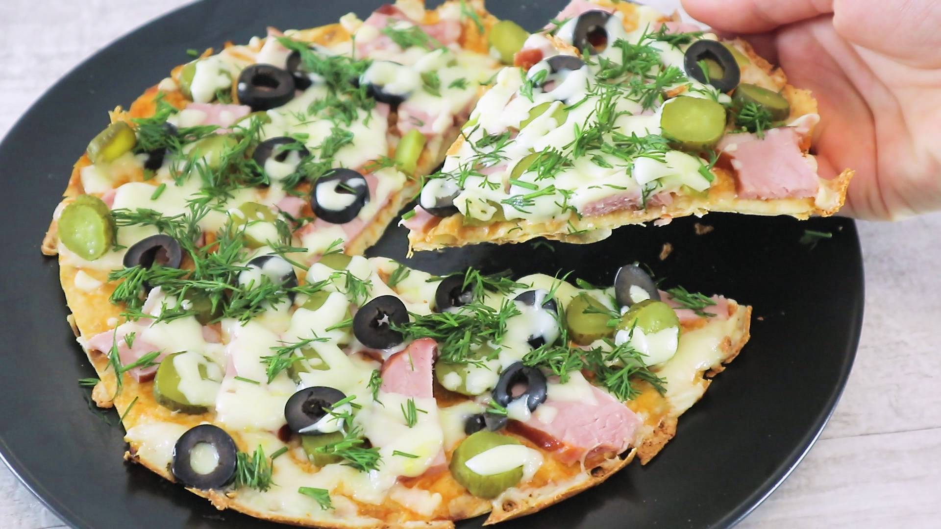 Пицца на лаваше на завтрак. Готовим быстро на сковороде смотреть онлайн