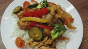 КУРИЦА С ОВОЩАМИ В СОУСЕ ТЕРИЯКИ