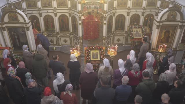 Запись трансляции 27 апреля 8:40. Часы. Литургия смотреть онлайн