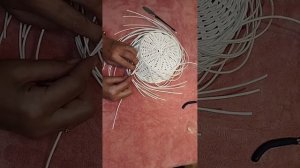 Ажурная корзиночка из ротанга с  ручкой.