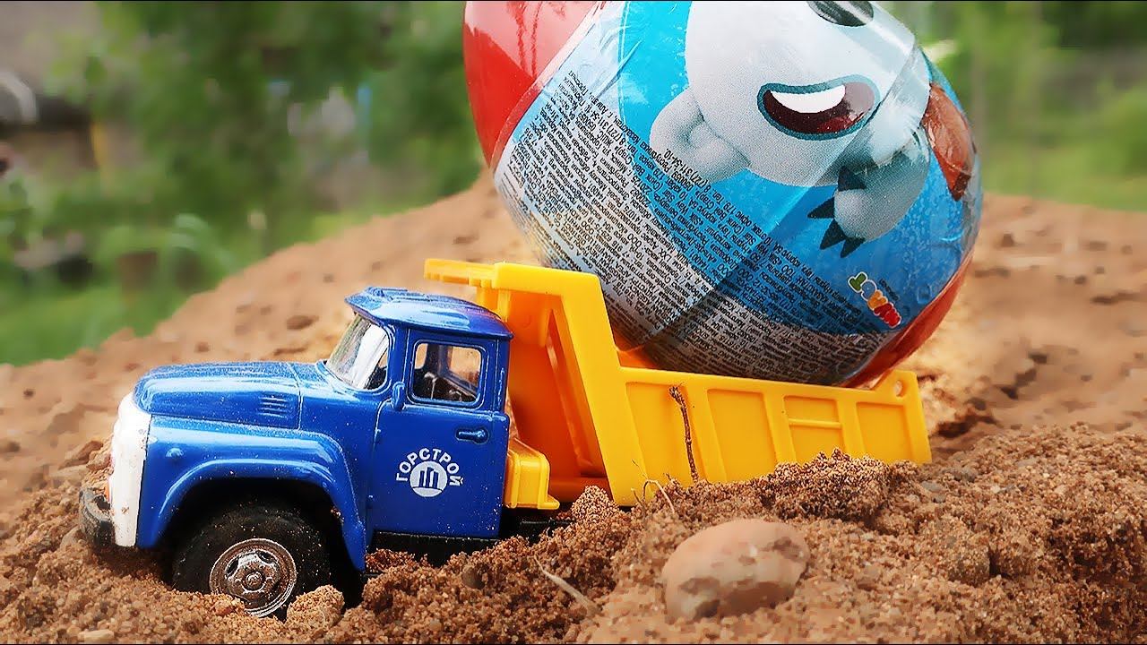 Видео с игрушками Самосвал и Эвакуатор. Яйцо с сюрпризом "МиМиМишки" смотреть онлайн