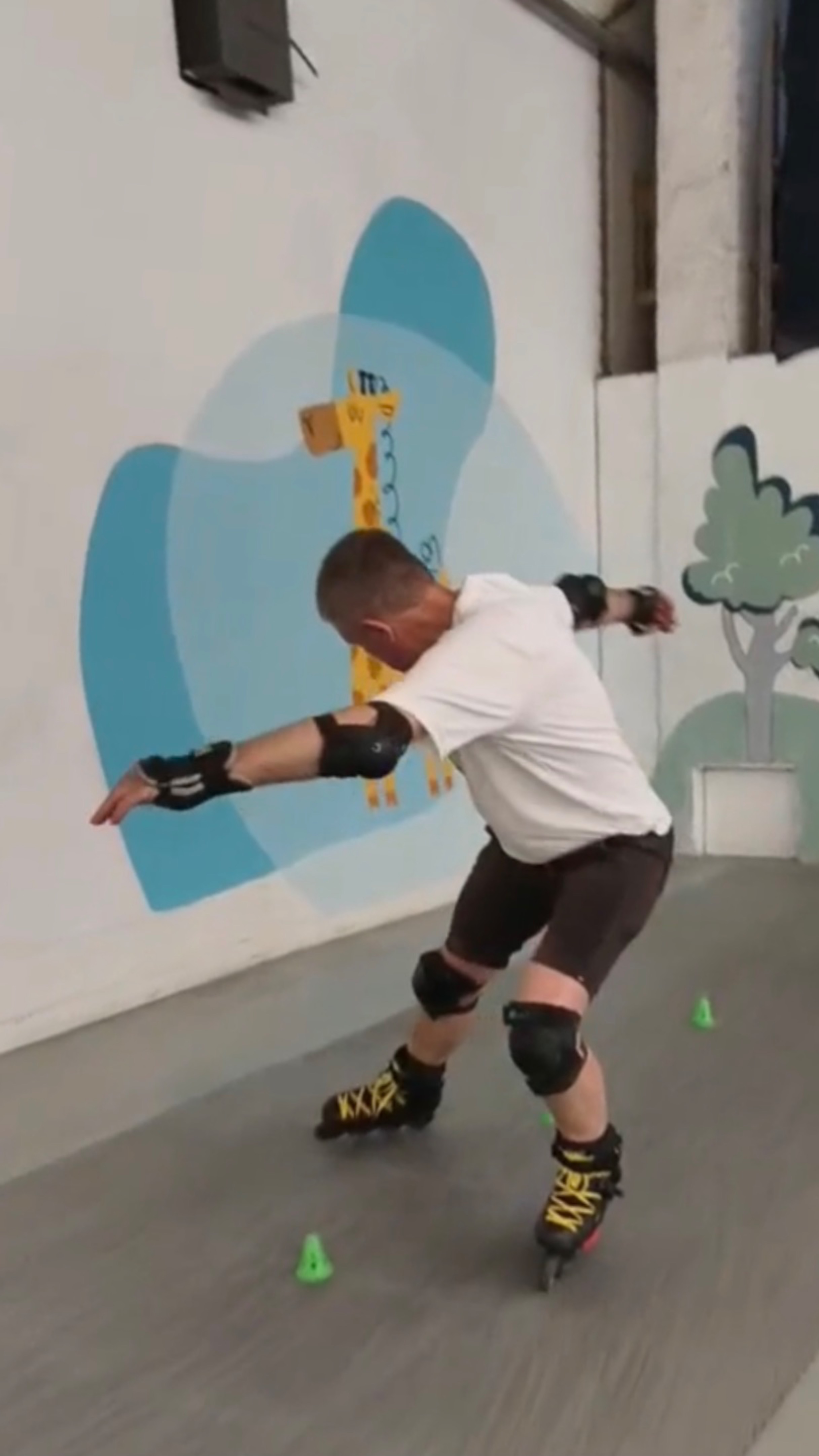 Слайды с Ежом_Роллерлайн смотреть онлайн