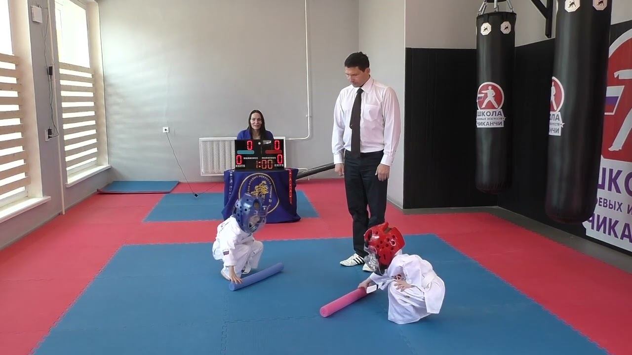 Бои на мягких палках или нудулсах, зарабатываем баллы попадая нудулсом по шлему, корпусу и по ногам смотреть онлайн