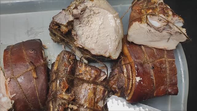 Грудинка варено копченая .