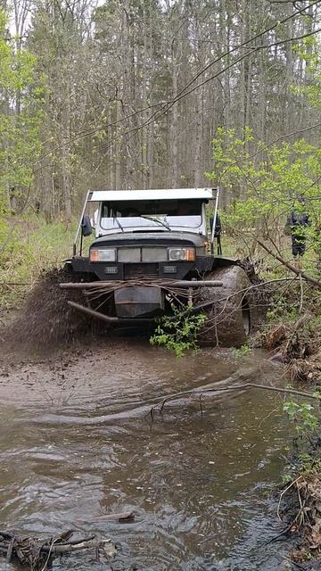 УАЗ на мостах ГАЗ 66. Когда и лебёдка не нужна!