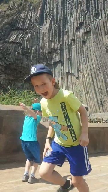 танцы у симфонии камней смотреть онлайн