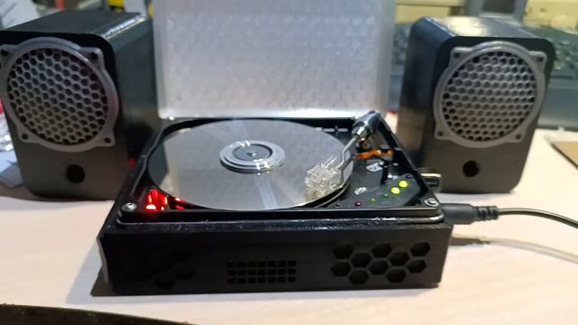 DEMO ролик мини-проигрыватель из старо HDD смотреть онлайн