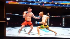 Пётр Ян и Жозе Алду бой в UFC 4