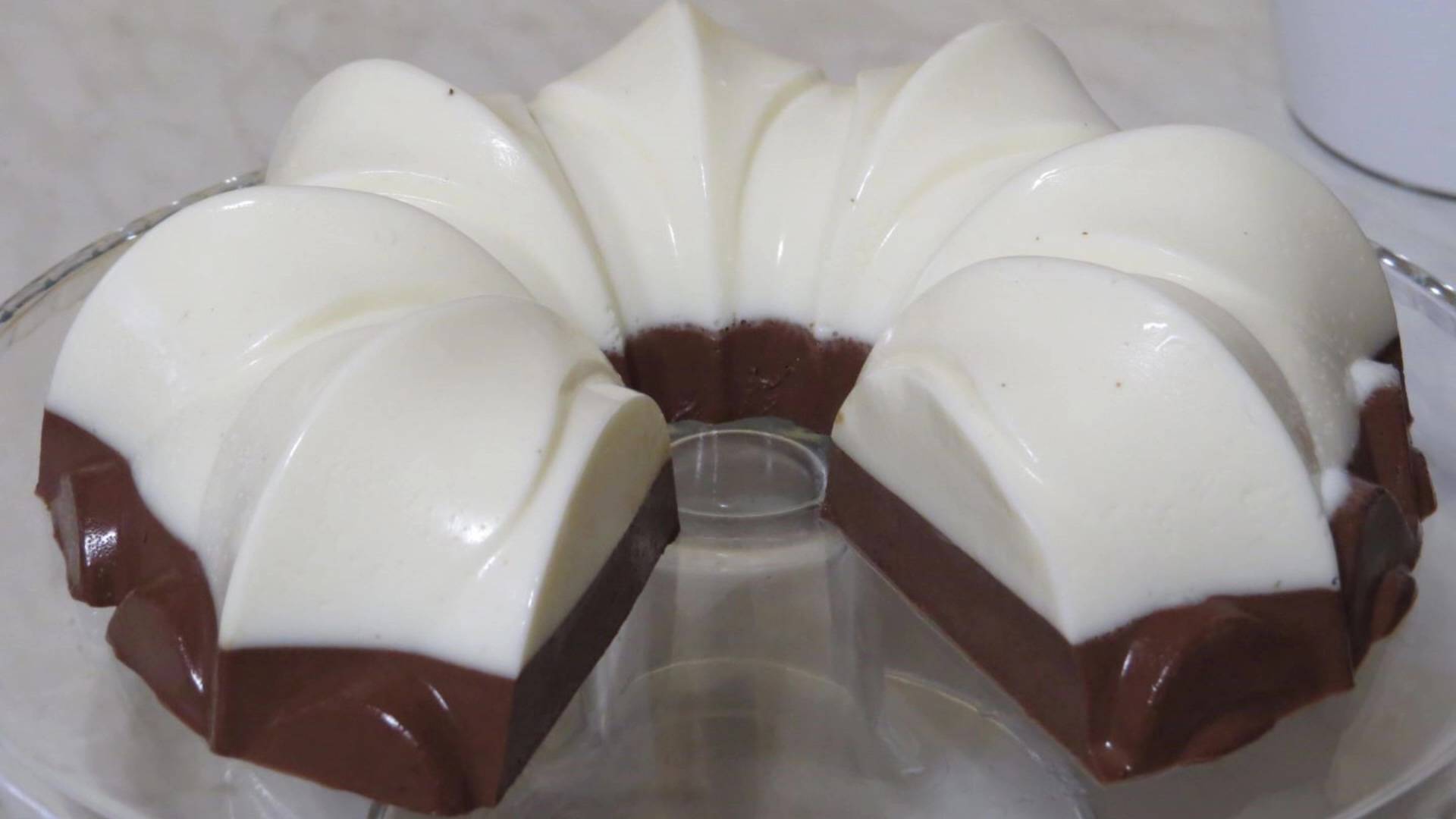 ШОКОЛАДНЫЙ ТОРТ! ОЧЕНЬ ПРОСТОЙ СЛИВОЧНЫЙ ТОРТ ДЕНЬ НОЧЬ! БЕЗ ВЫПЕЧКИ. MOUSSE CAKE. смотреть онлайн