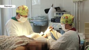 Уникальную операцию по удалению ребра с опухолью провели алтайские врачи