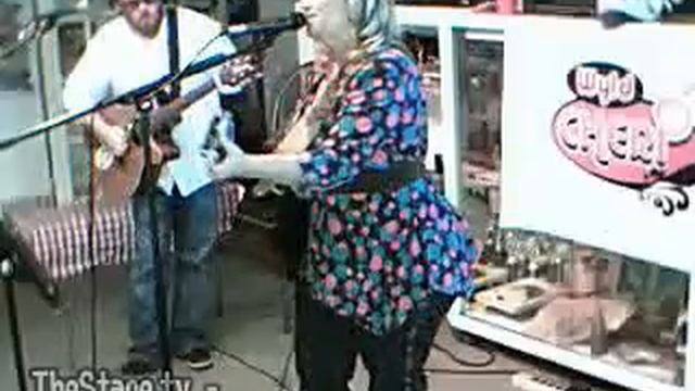 Me on TheStage.TV: "Andy and Cheri OTF 4/9/2011" смотреть онлайн
