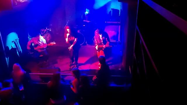 Дэливиш. Я ограбил магазин.