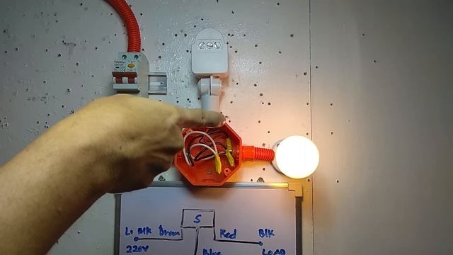 PAANO MAG INSTALL NG MOTION SENSOR DETECTOR LIGHT SWITCH смотреть онлайн