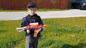 Пистолет XSHOT Hyper Gel TRACE FIRE. Пострилаем гелевыми шариками по Баночкам.