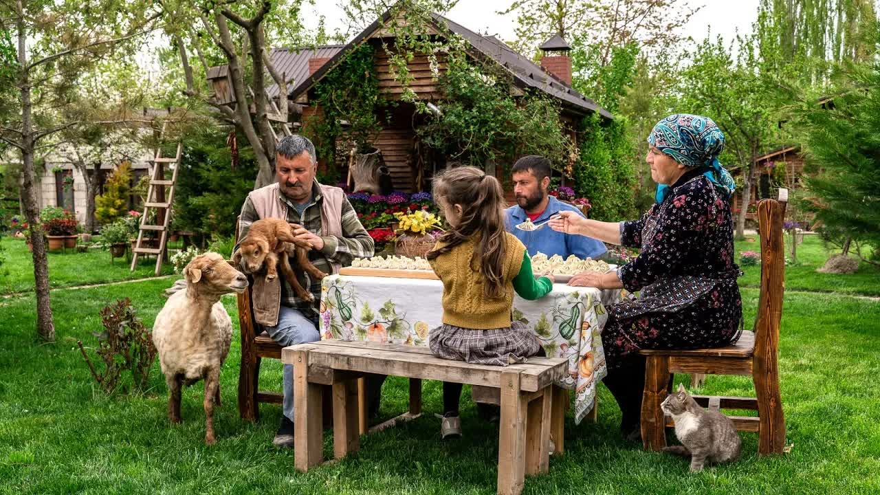 Деревенские Манты из Говядины на Обед смотреть онлайн