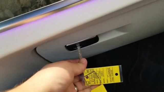 Learn How To Use BMW's Valet Lock смотреть онлайн