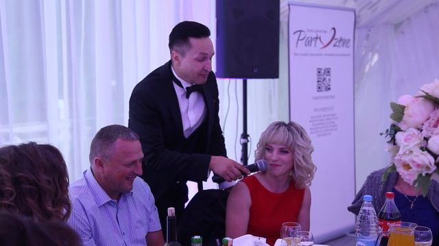 ВЕДУЩИЙ ОТЖИГАЕТ НА СВАДЬБЕ ЭТО ЛУЧШЕЕ смотреть онлайн