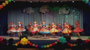 Подарили Галочке петушка на палочке...