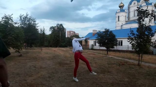 Луганск. Маргарита Черныш, отжигает на тренировке✌️😜 смотреть онлайн