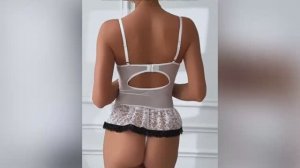 Женщина в нижнем белье