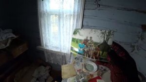 НАЙДЕННОЕ В ДОМЕ МЕНЯ ПОРАЗИЛО! Уютная заброшенная деревня на опушке леса.